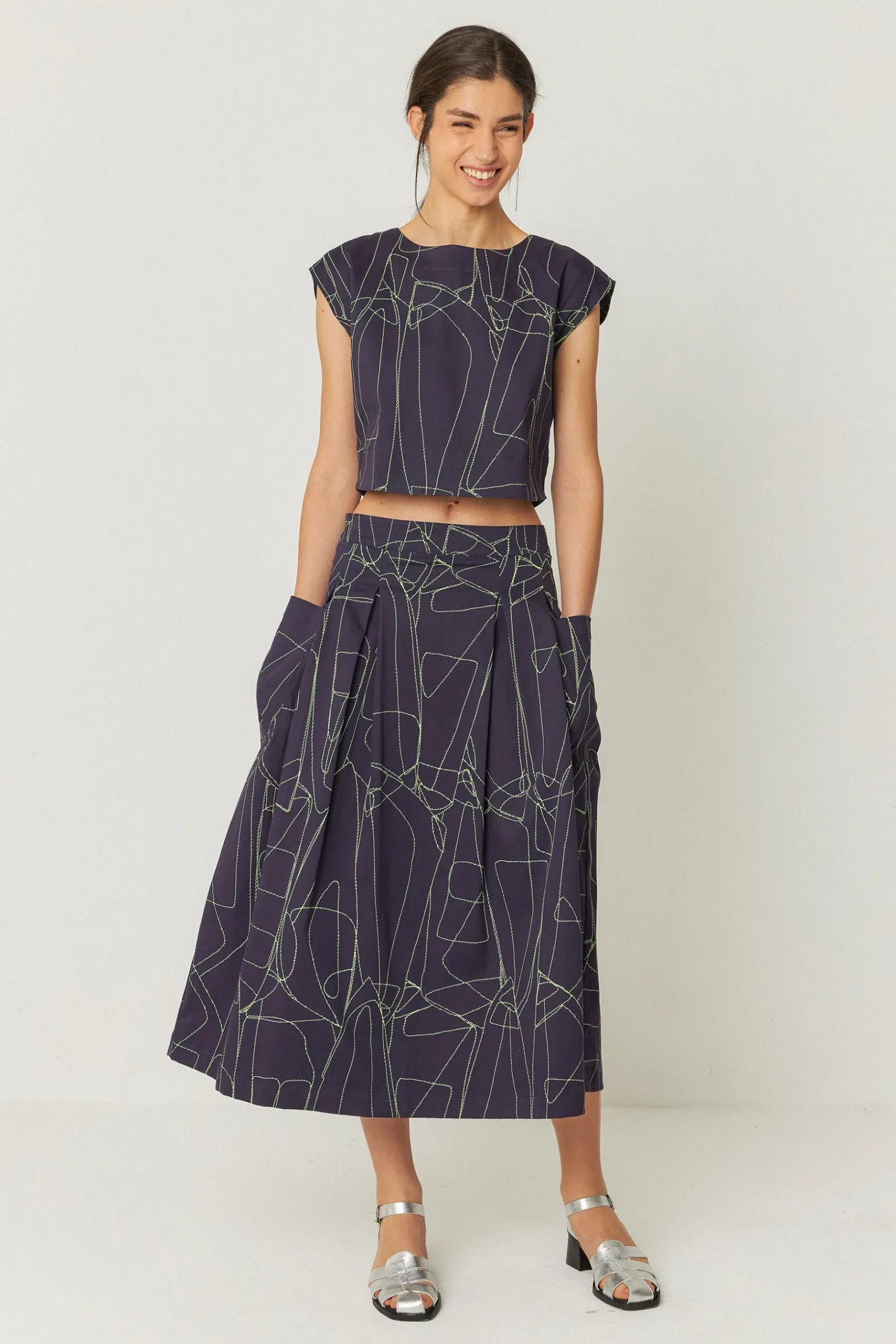 SKFK FALDA IRAMA-GOTS STITCHES Clearance