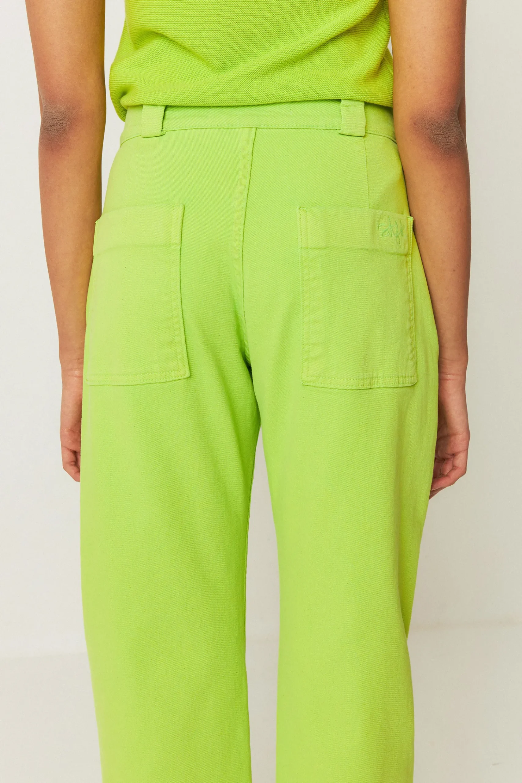 SKFK PANTALÓN AMATA VERDE ÁCIDO Outlet